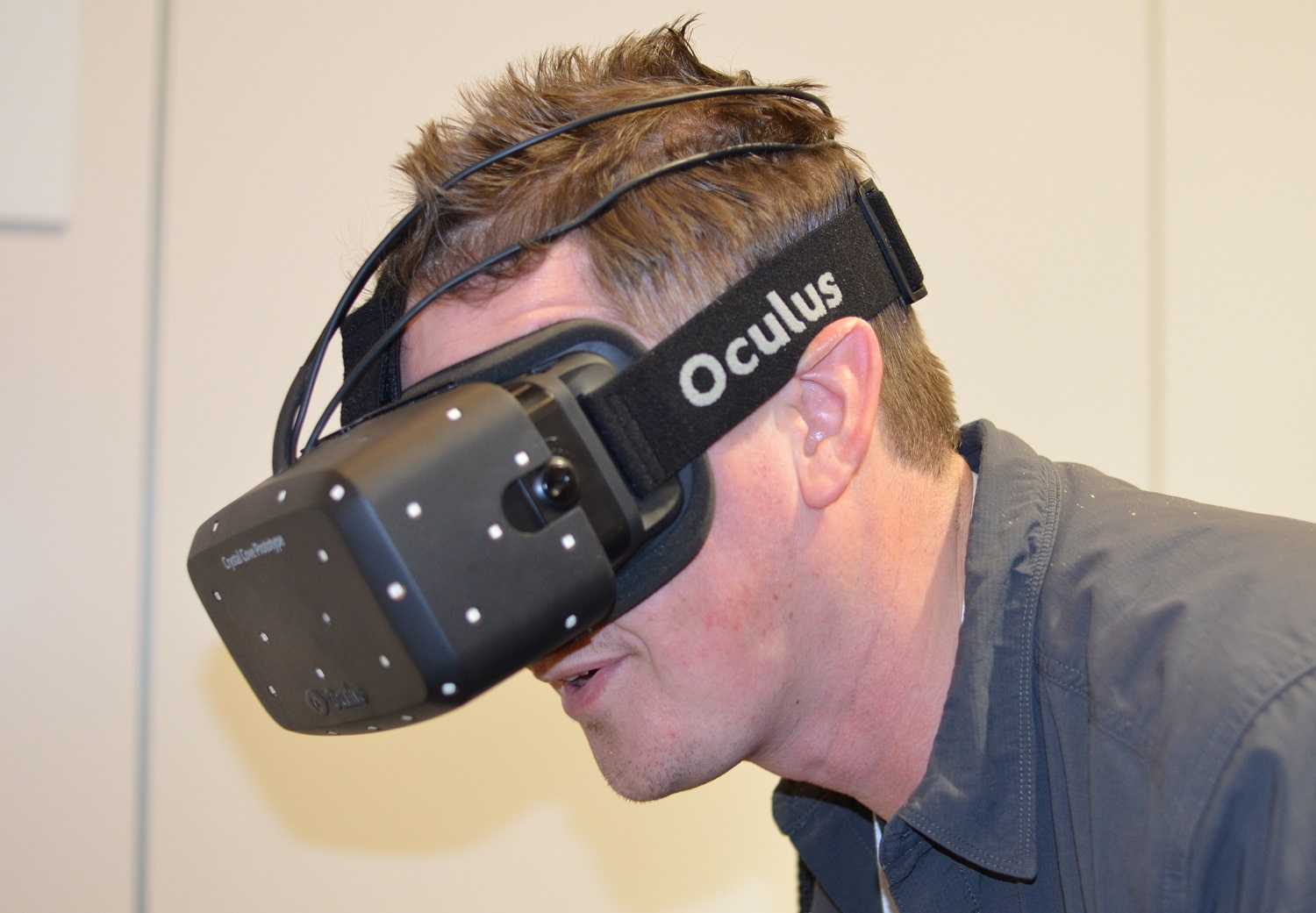 Oculus rift cv1: обзор, характеристики очков виртуальной реальности, комплектация, контроллеры и отзывы