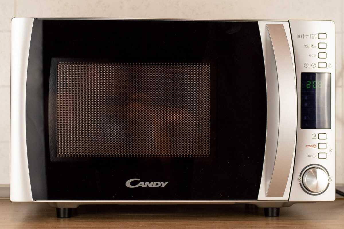 Candy CMXG22DS – микроволновая печь из серии Cook in App оснащенная тэновым грилем и поддержкой 40 автоматических программ Для удобства эксплуатации разработчики
