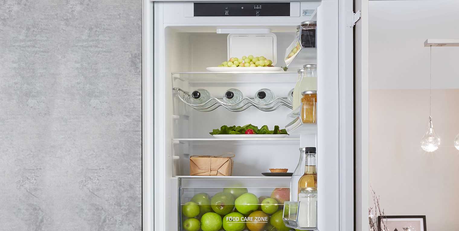 Встраиваемый холодильник hotpoint-ariston btsz 1632 белый